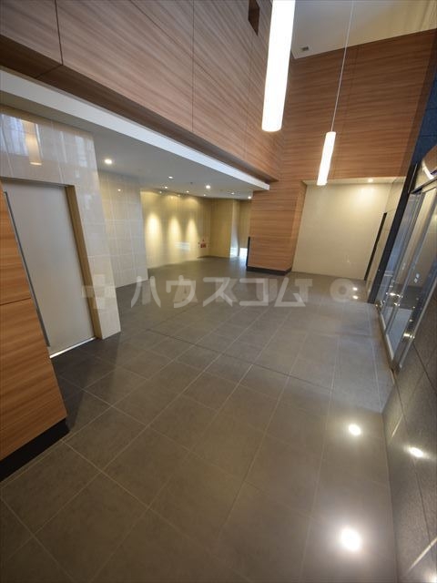 21/30 エントランス