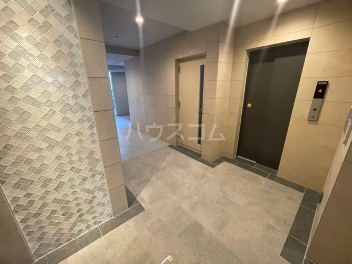 21/28 エントランス