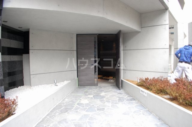 14/23 エントランス