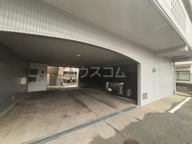2/4 駐車場