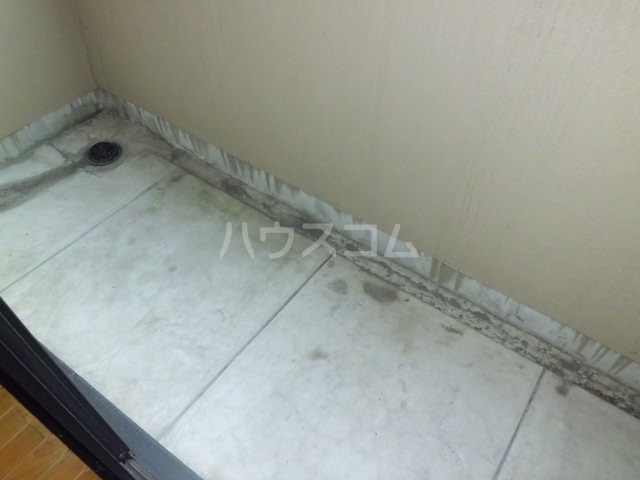 18/27 バルコニー