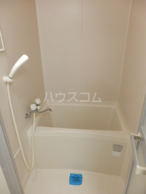 13/23 浴室
