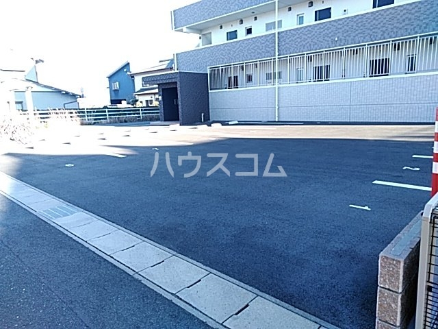 20/29 駐車場