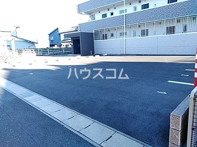 18/26 駐車場
