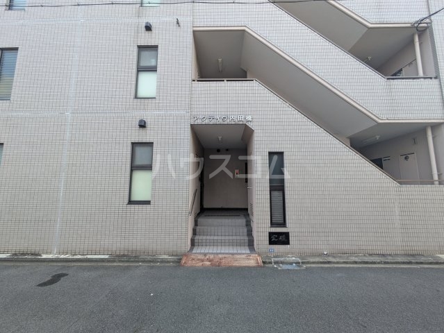 2/4 エントランス