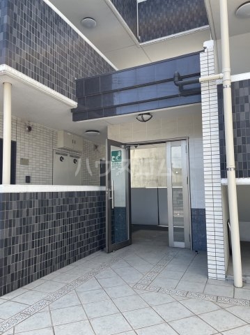 23/24 エントランス