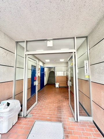 22/29 エントランス