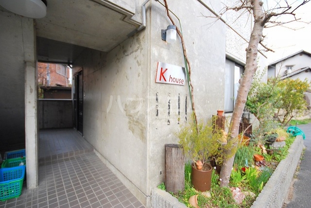 18/23 エントランス