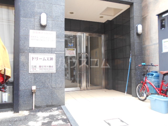 17/25 エントランス