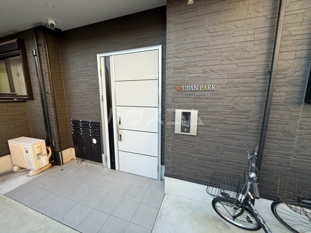 25/30 エントランス