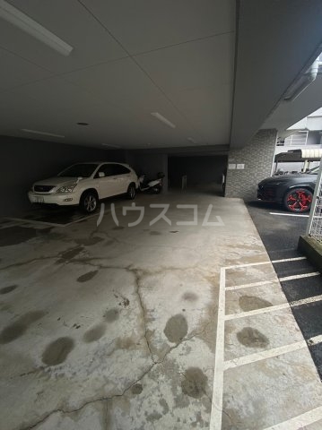 25/30 駐車場