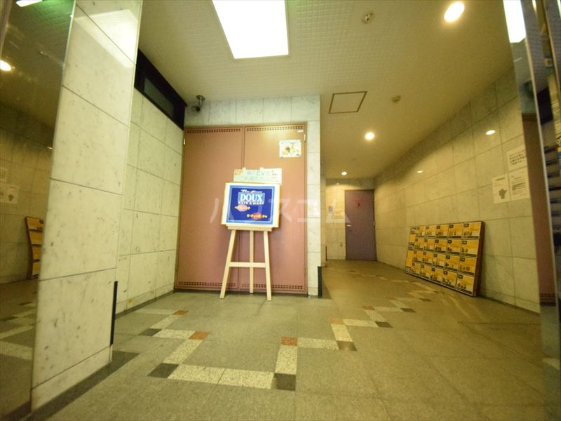 22/30 エントランス