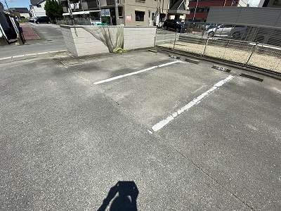 18/28 駐車場