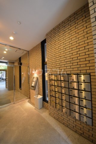 23/29 エントランス