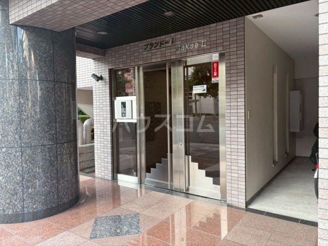 27/30 エントランス