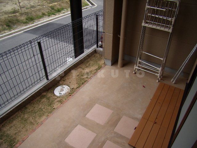 13/22 バルコニー