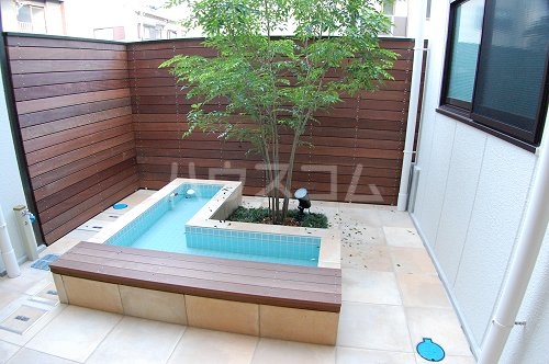 13/19 エントランス