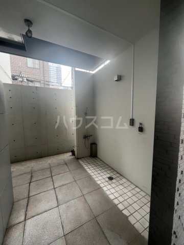 14/20 エントランス