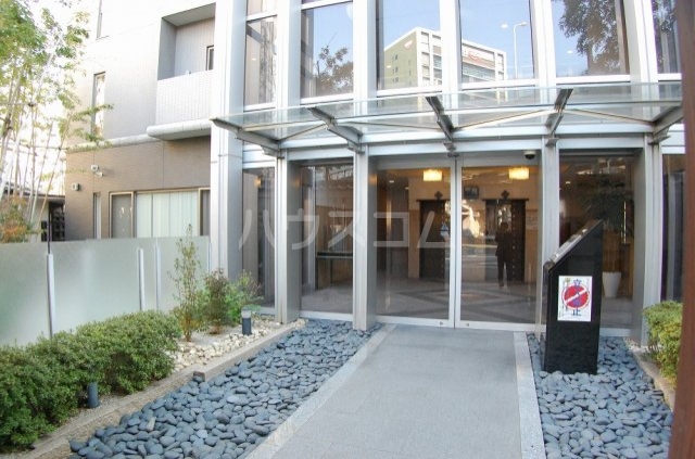 26/30 エントランス