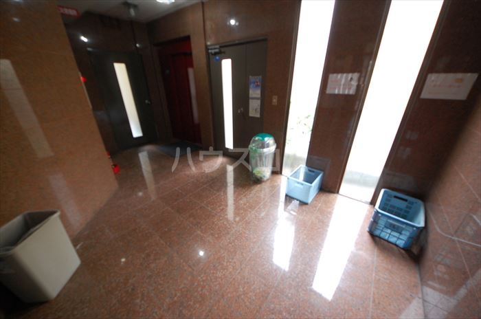 19/29 エントランス