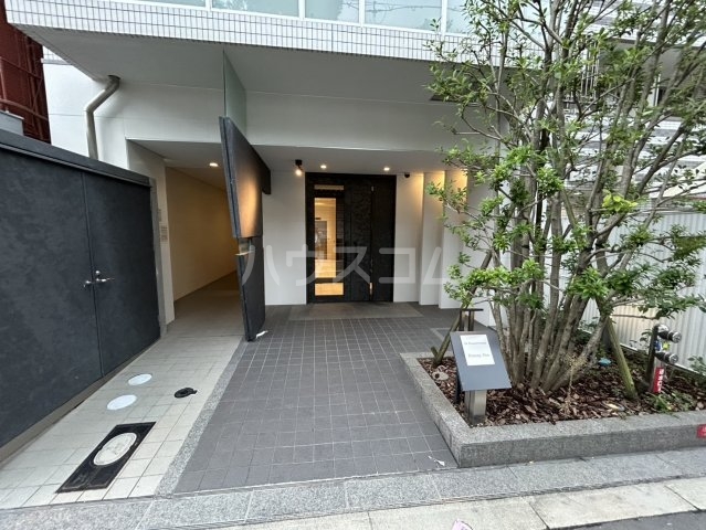 23/29 エントランス