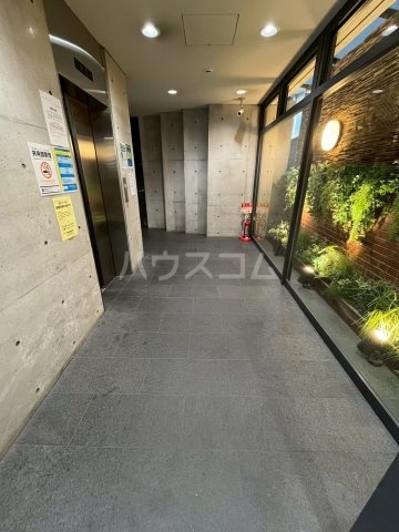 21/30 エントランス