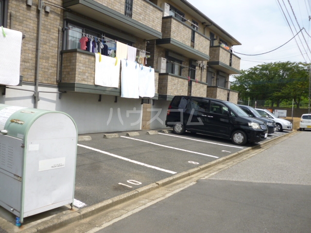 22/27 駐車場
