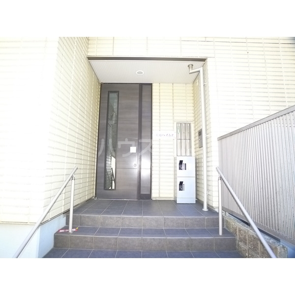 2/4 エントランス
