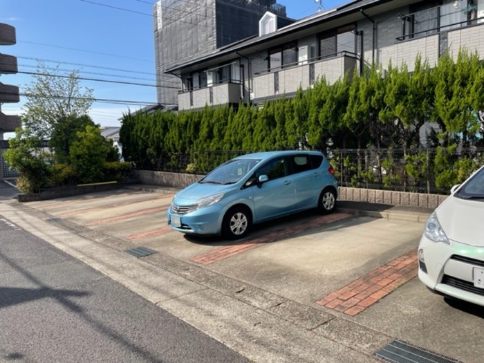 2/7 駐車場