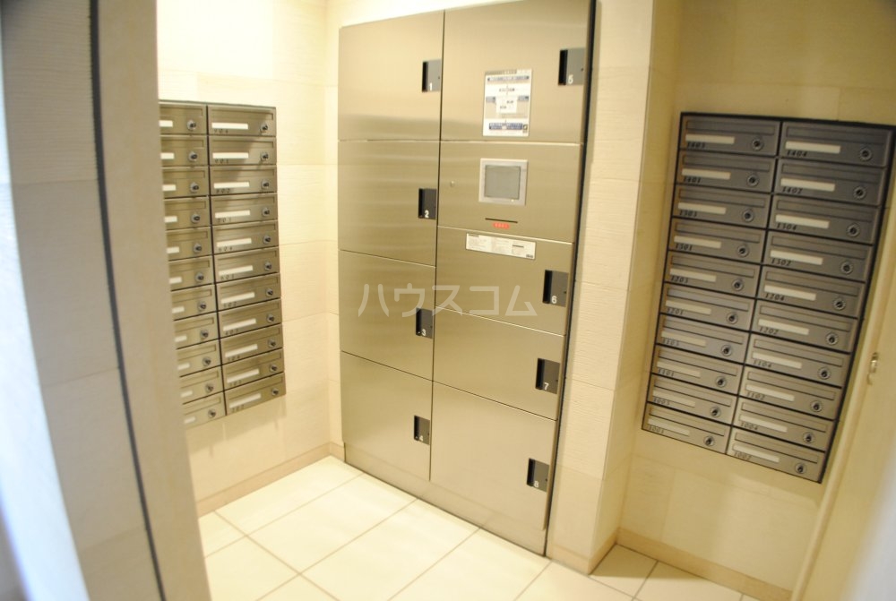 20/26 エントランス