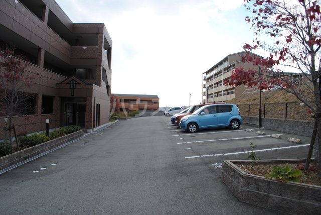 18/22 駐車場