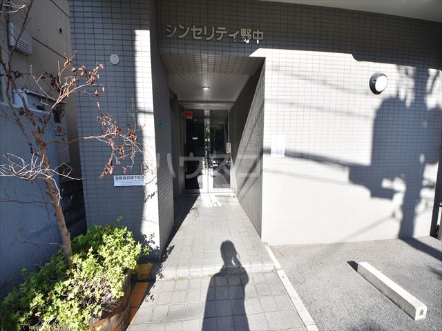 25/30 エントランス