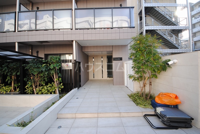 16/25 エントランス