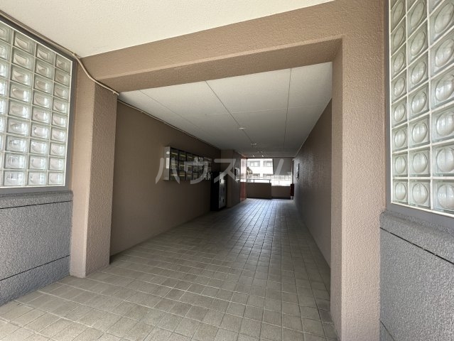 17/23 エントランス