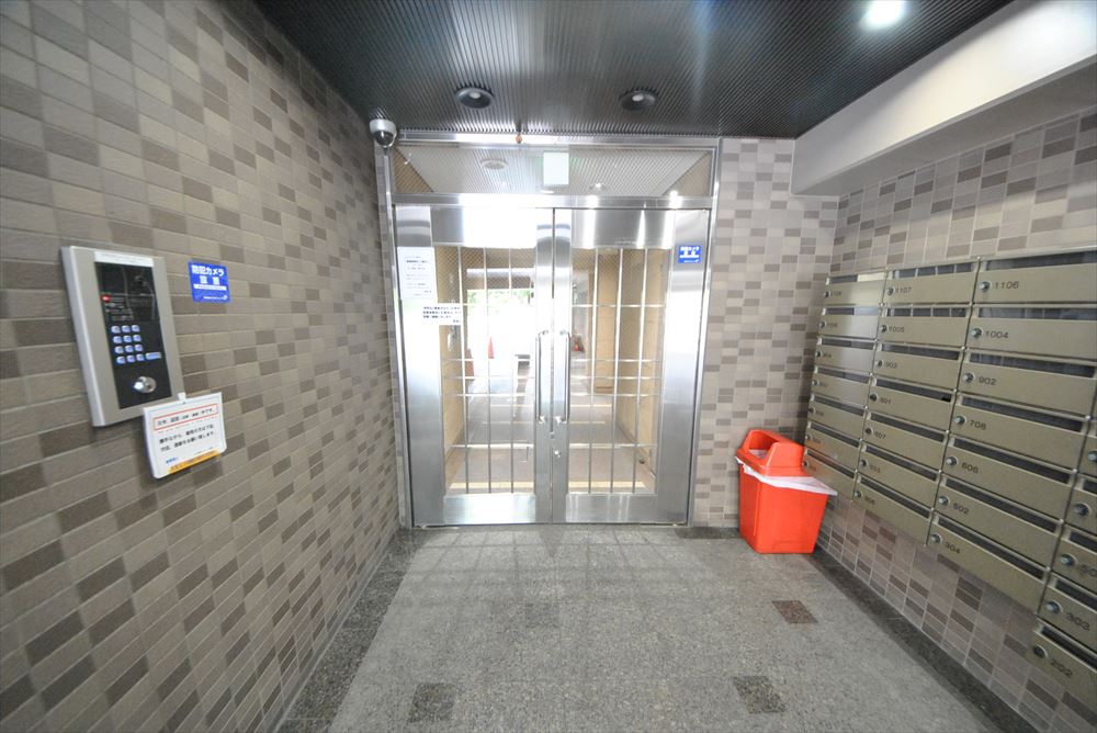 22/30 エントランス