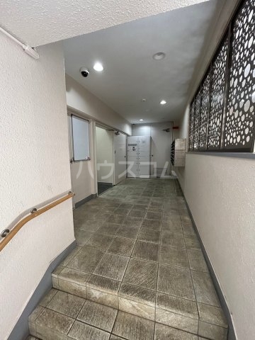 20/30 エントランス