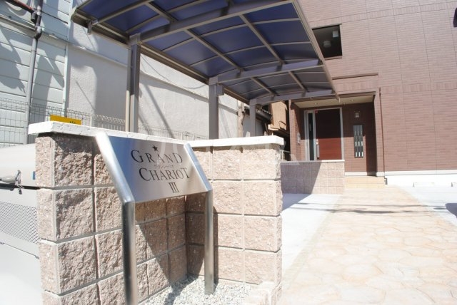 24/30 エントランス