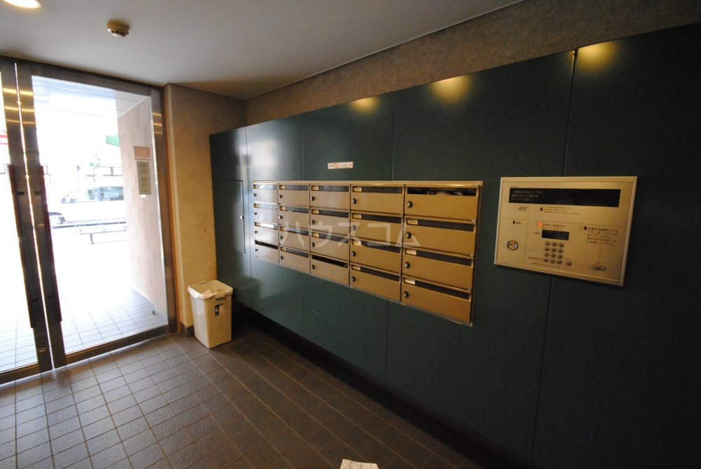 17/26 エントランス