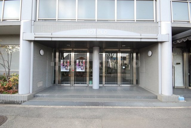 16/26 エントランス