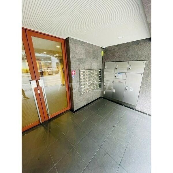 21/29 エントランス