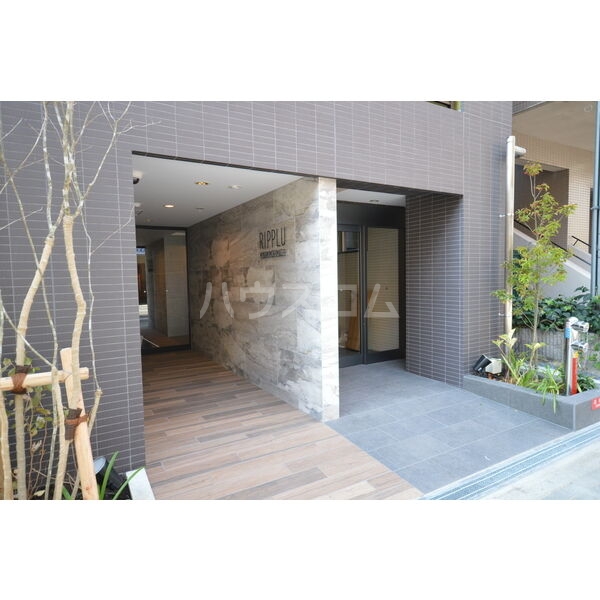 13/23 エントランス