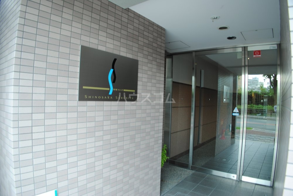 16/23 エントランス