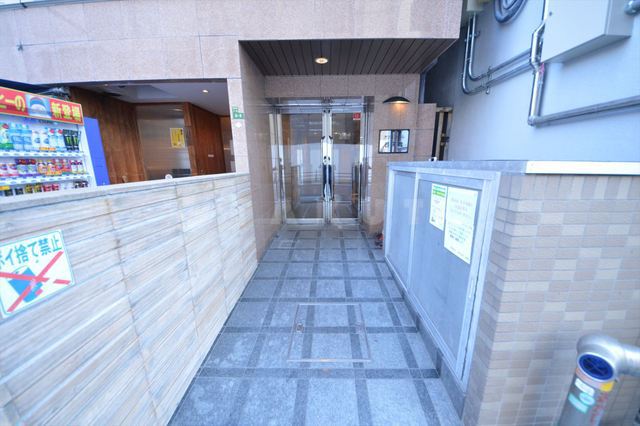 16/26 エントランス