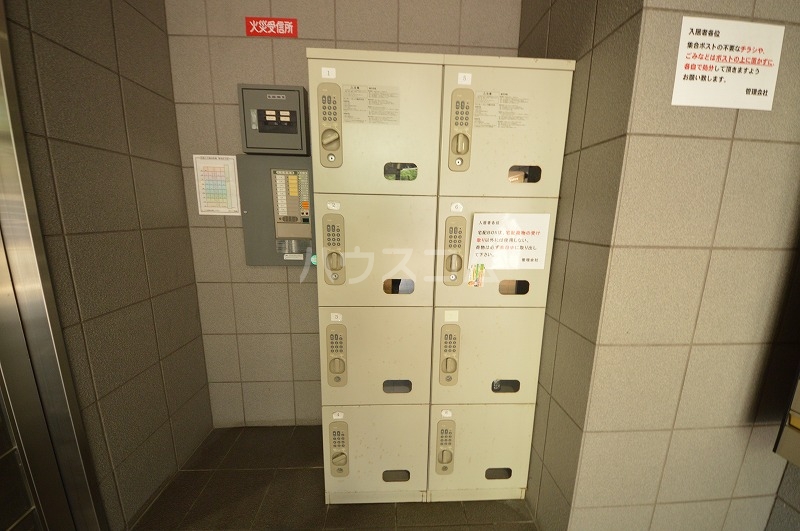 17/25 エントランス