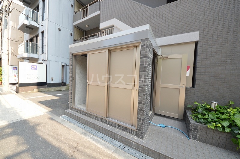 21/29 エントランス