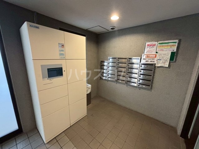 25/30 エントランス