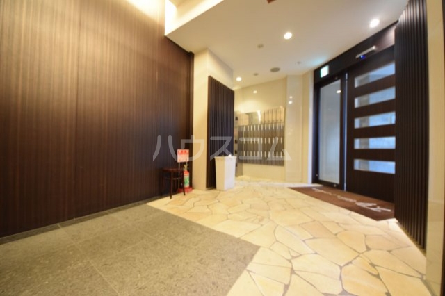 22/30 エントランス