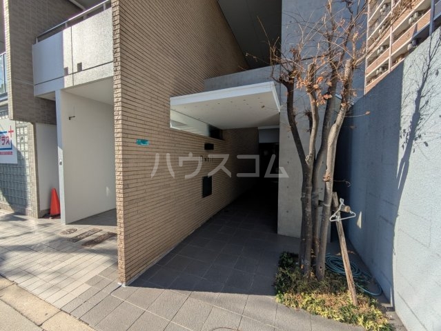 20/30 エントランス