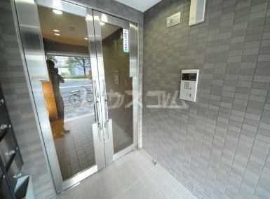 14/20 エントランス