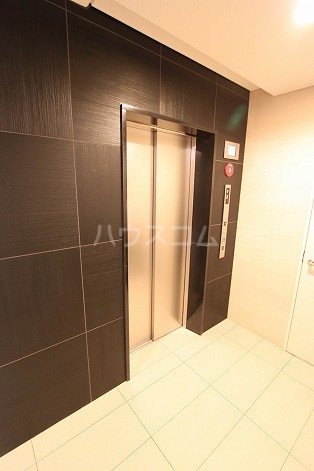 26/30 エントランス